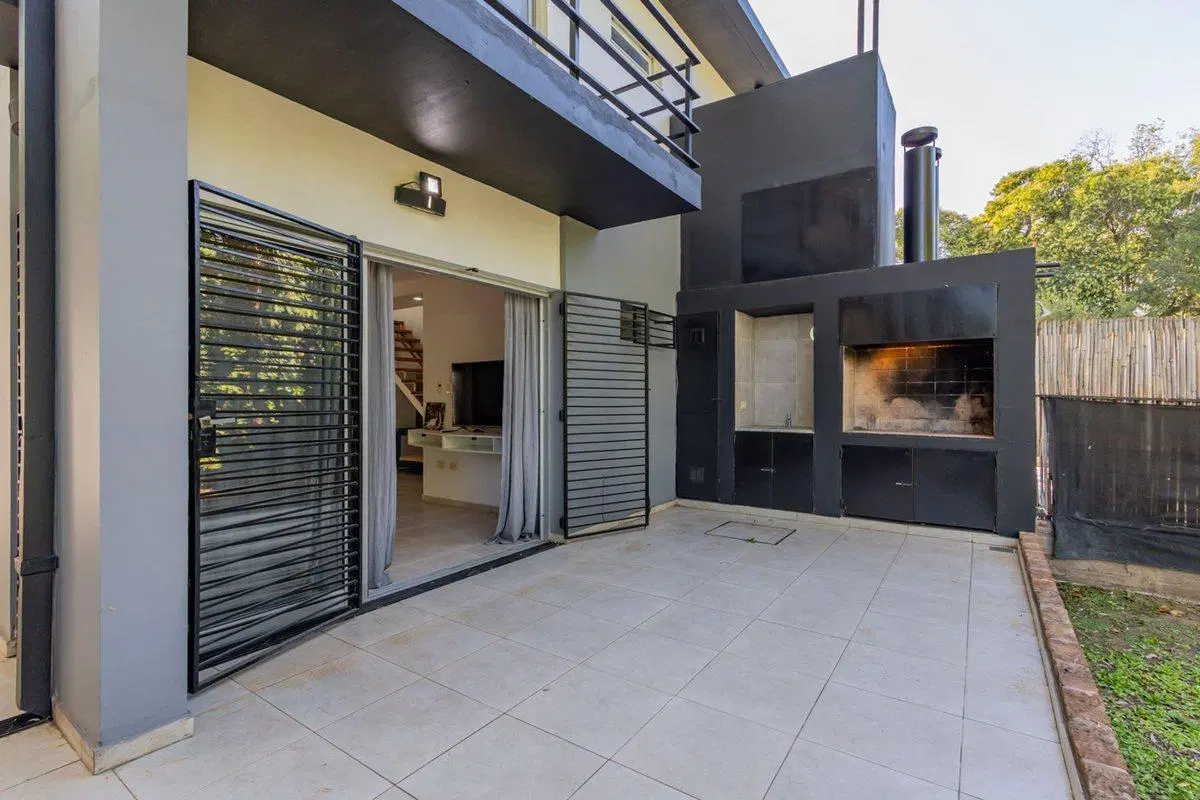 DUPLEX EN VENTA CITY BELL 2 DORMITORIOS 2