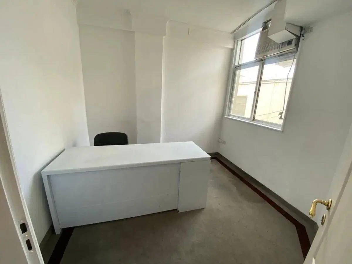 OFICINA EN VENTA LA PLATA CENTRO 4