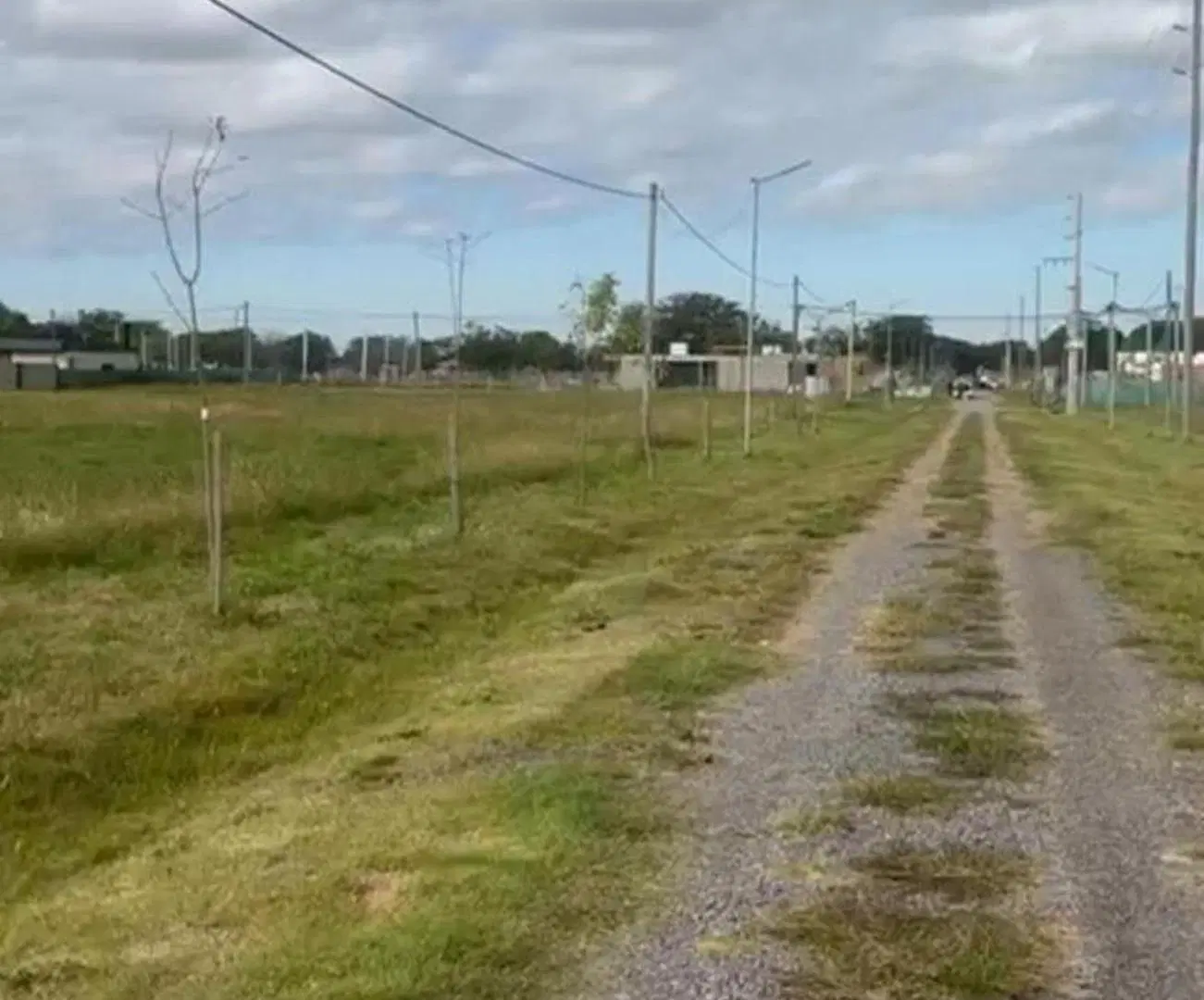 LOTE EN VENTA LA CAÑADA II - CITY BELL 2
