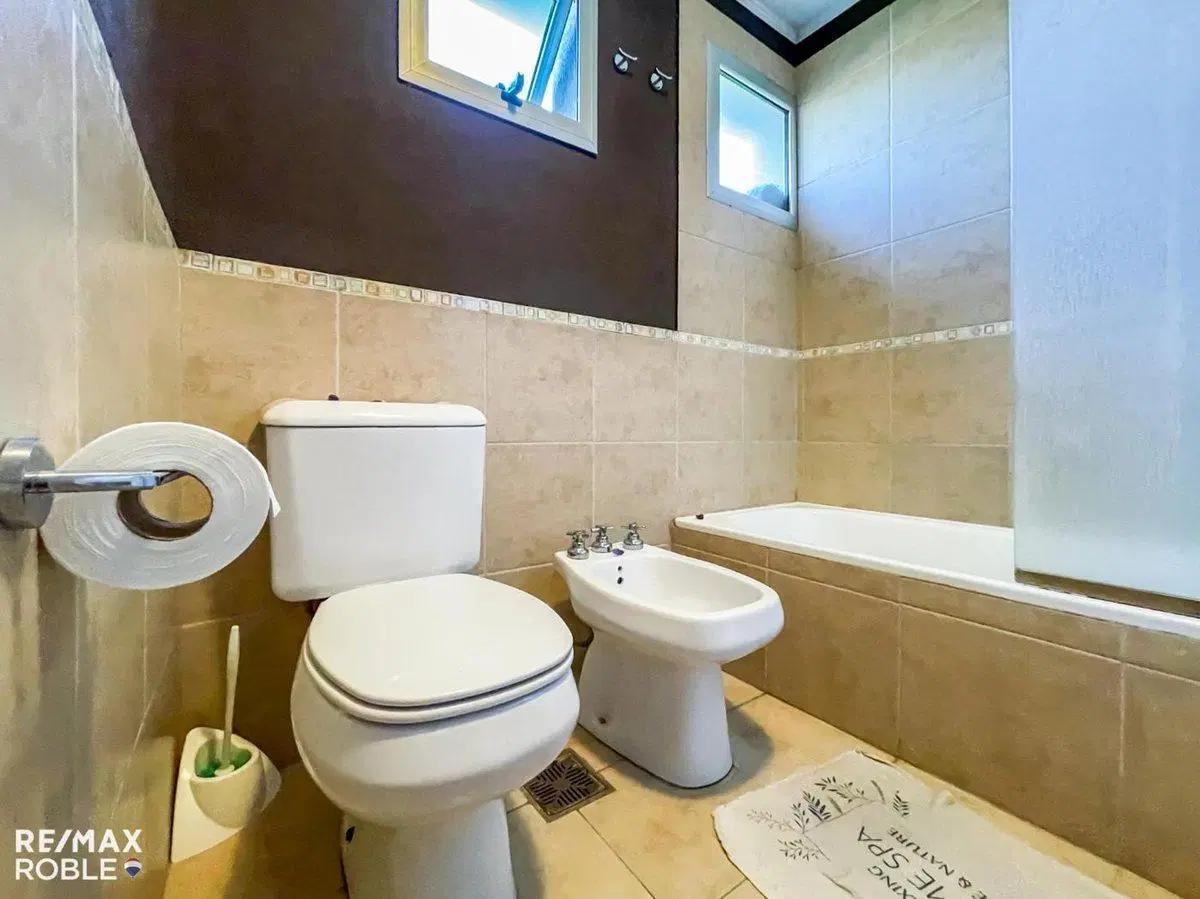 CASA EN VENTA CAMPOS DE ROCA 3 DORMITORIOS 5