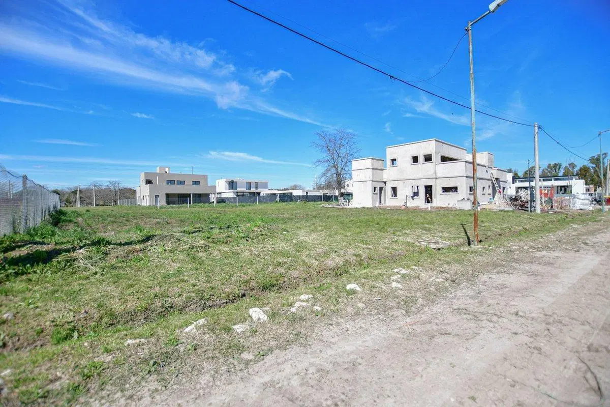 LOTE EN VENTA EN LAS CAROLINAS BARRIO CERRADO 5