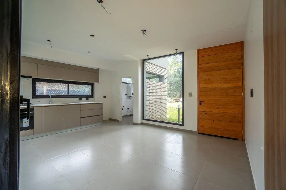 Casa en venta a estrenar 3 dormitorios. City Bell. 3