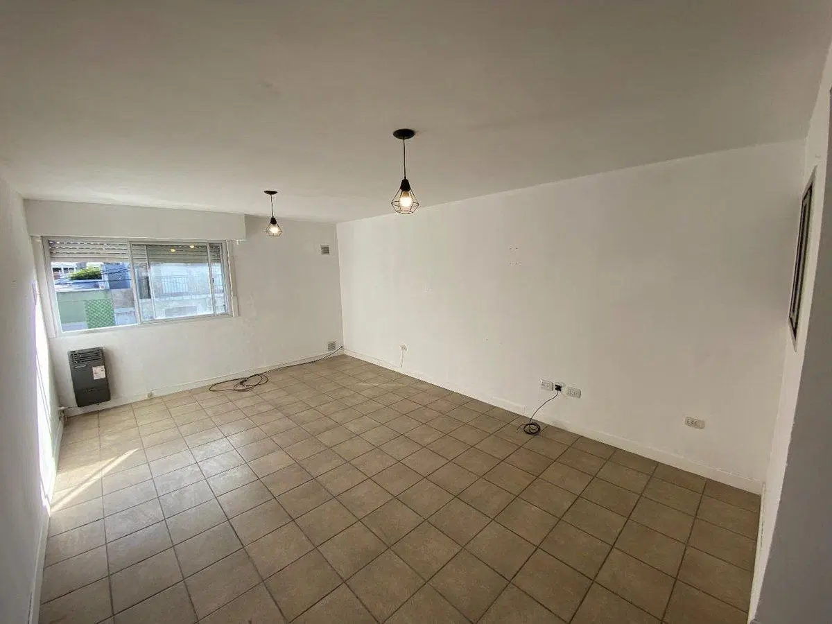 DEPARTAMENTO EN VENTA TOLOSA APTO BANCO 4
