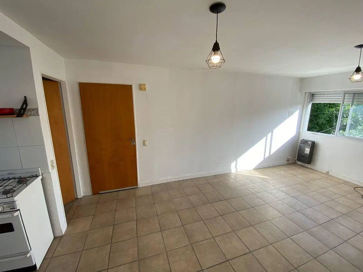 DEPARTAMENTO EN VENTA TOLOSA APTO BANCO 2