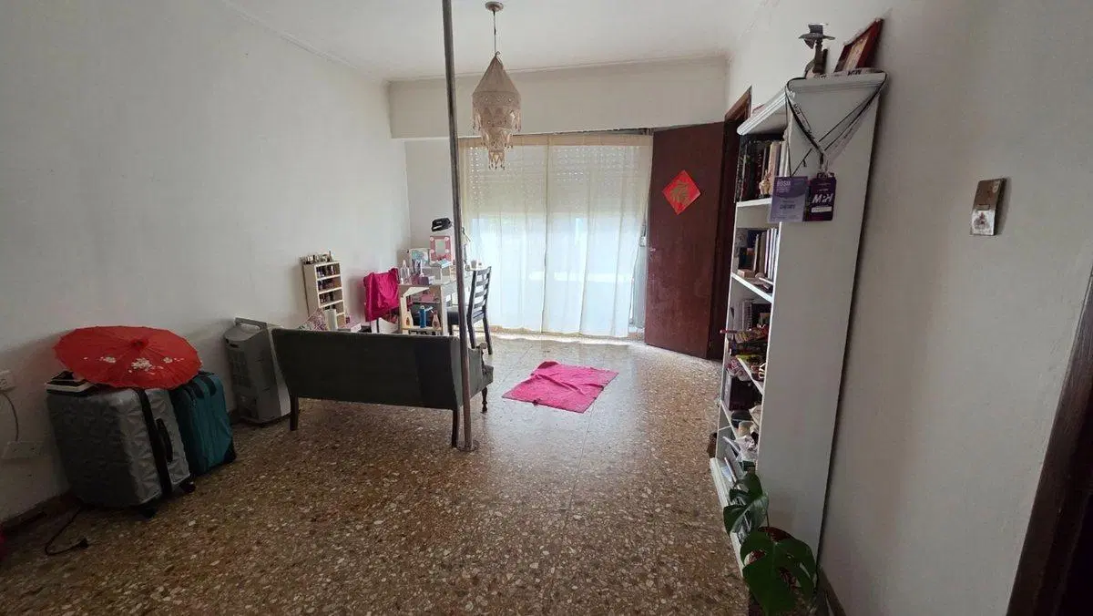 CASA EN VENTA EN BLOQUE LA PLATA 5