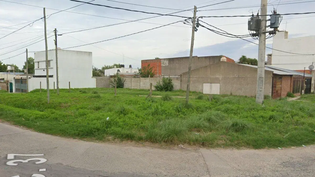 LOTE EN VENTA EN LA PLATA CON ESCRITURA 3
