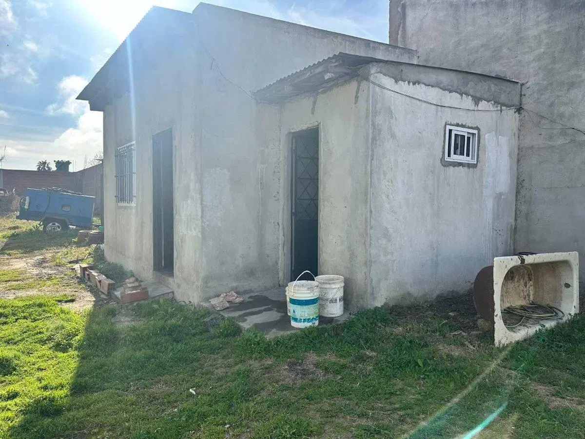 LOTE EN VENTA LA PLATA CON CONSTRUCCION A TERMINAR 4