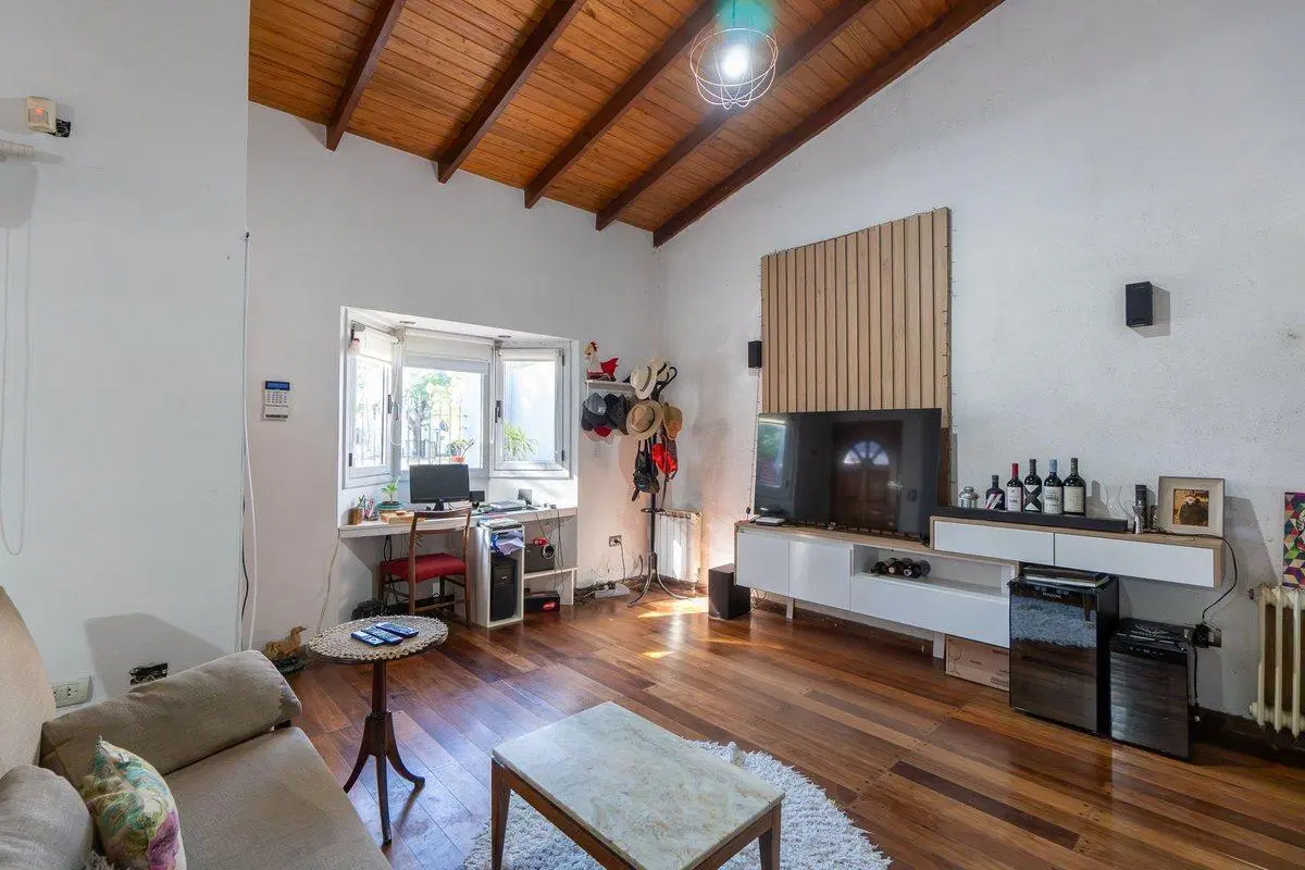 Casa venta La Plata. 3 dormitorios, parque, pileta 2