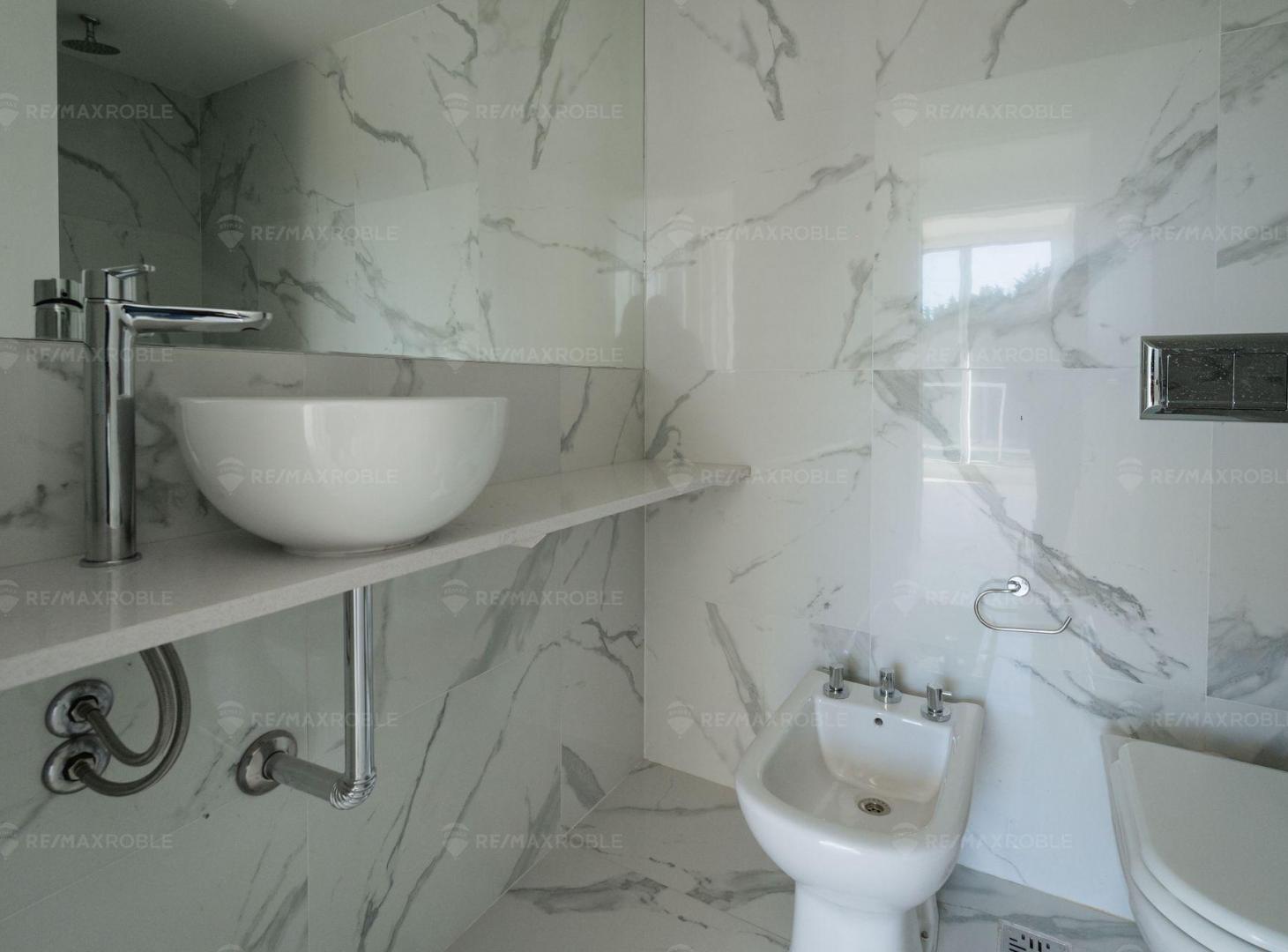 TOWNHOUSE EN VENTA EN LUCIÉRNAGAS 5 AMBIENTES