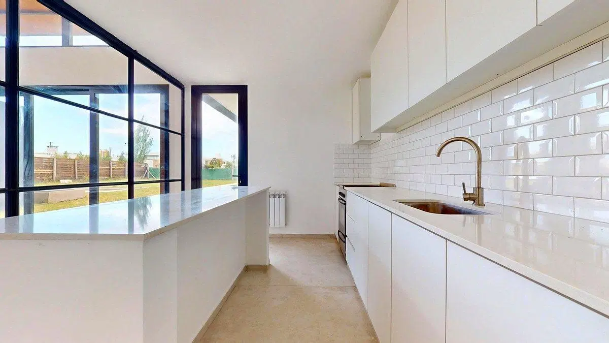 CASA EN VENTA EL QUIMILAR TRES DORMITORIOS PILETA 2