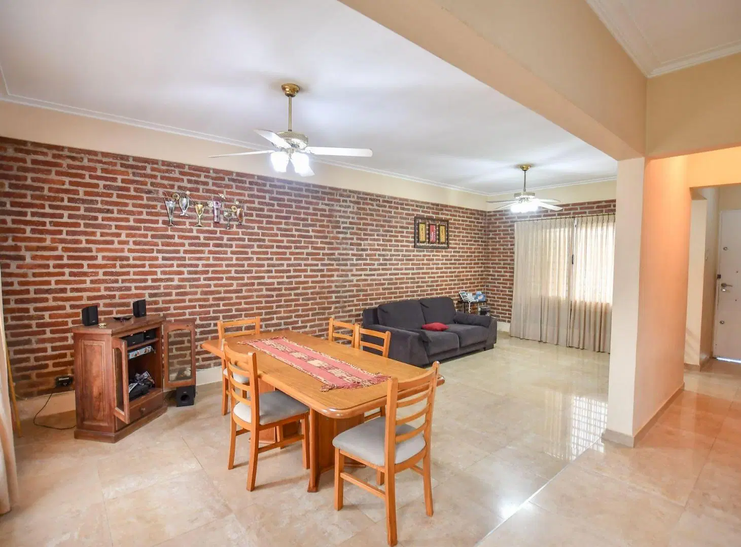 CASA EN VENTA VILLA ELVIRA 3 DORMITORIOS 4