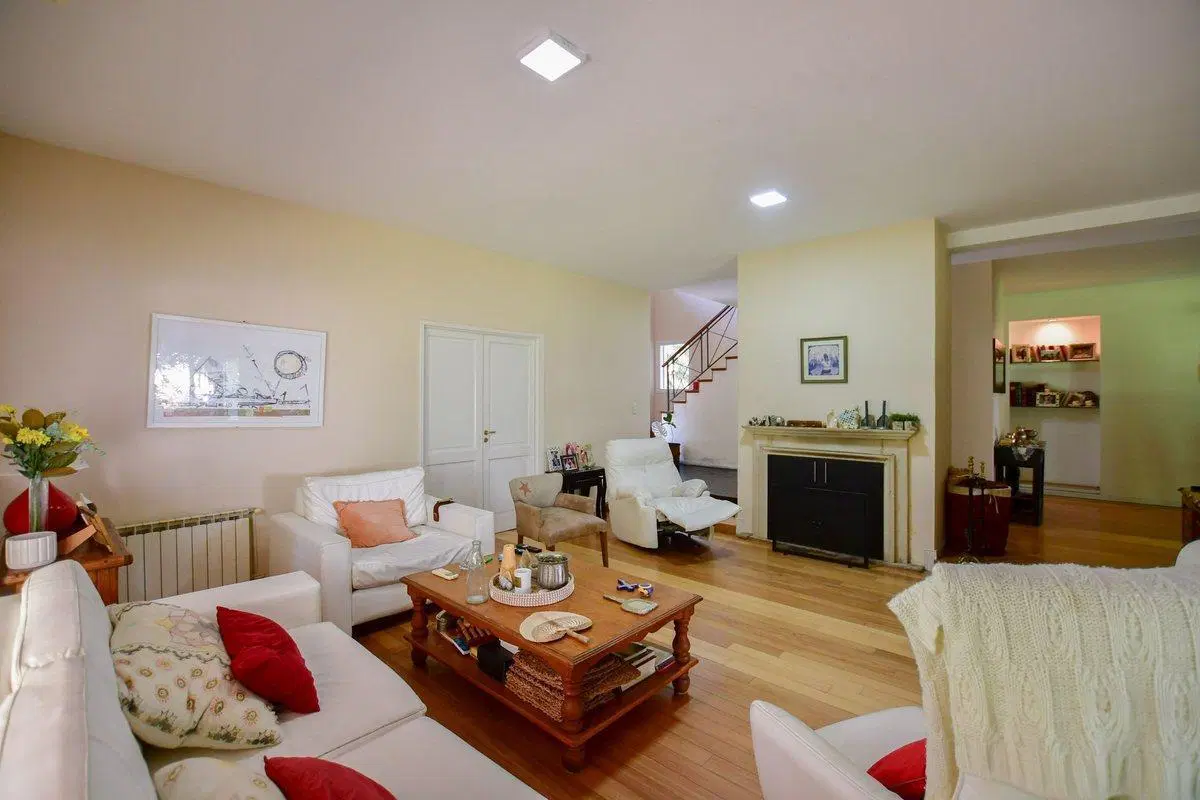CASA EN VENTA GONNET 5 DORMITORIOS ENTRE CAMINOS 4