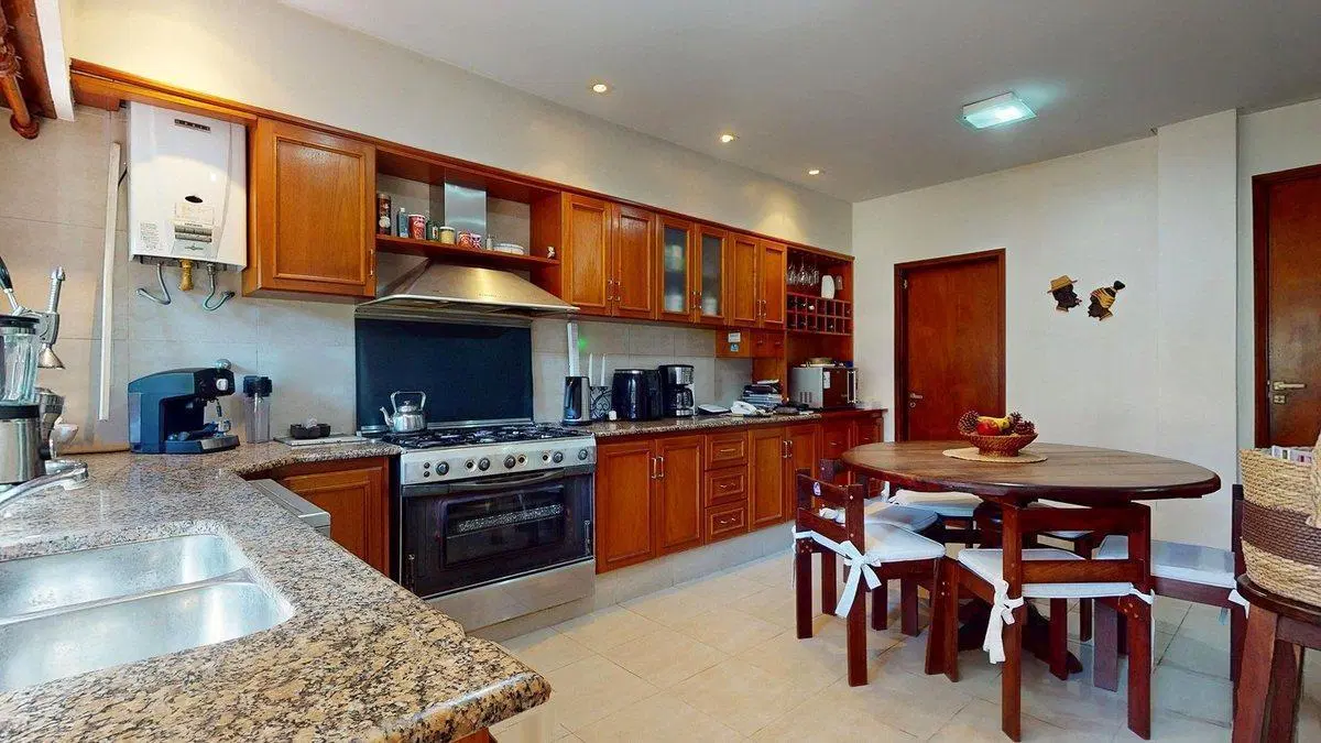 CASA EN VENTA RINGUELET 3 DORMITORIOS PILETA 4