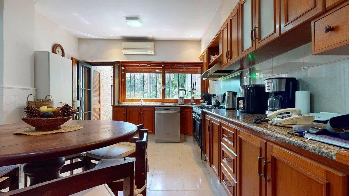CASA EN VENTA RINGUELET 3 DORMITORIOS PILETA 5