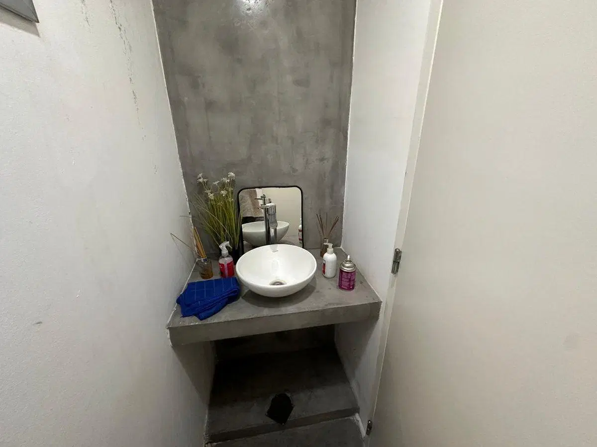 LOCAL EN VENTA BERAZATEGUI OPORTUNIDAD 4