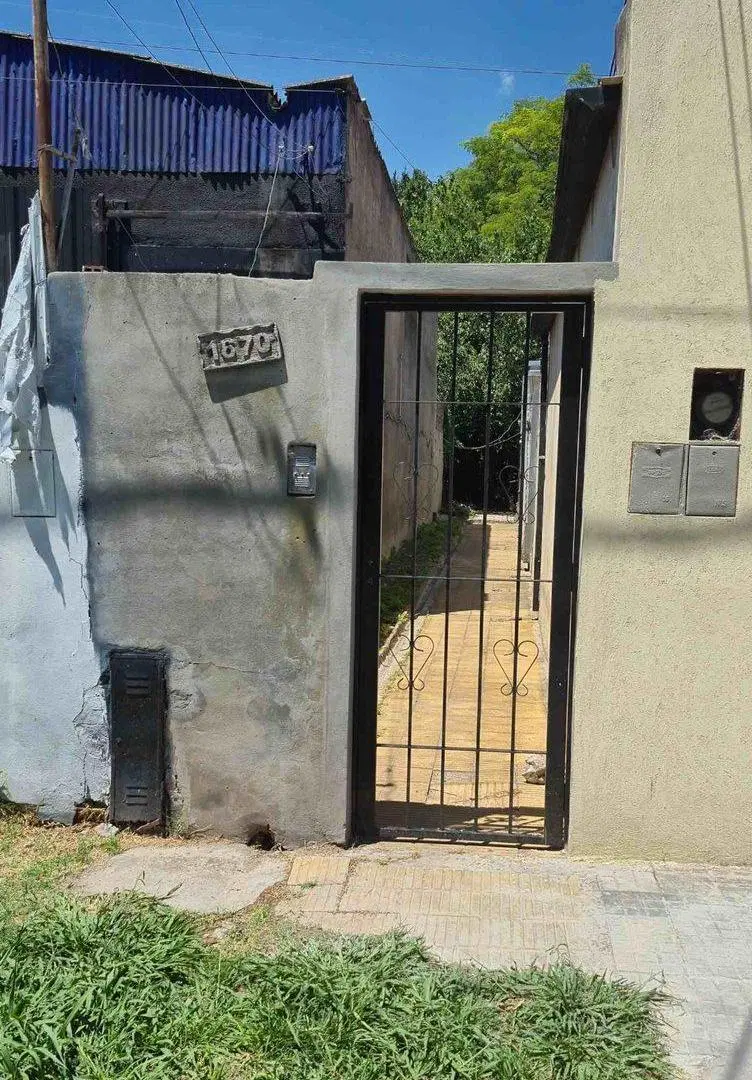 PH EN VENTA LA PLATA A REFACCIONAR 60 M2 CUBIERTOS 3