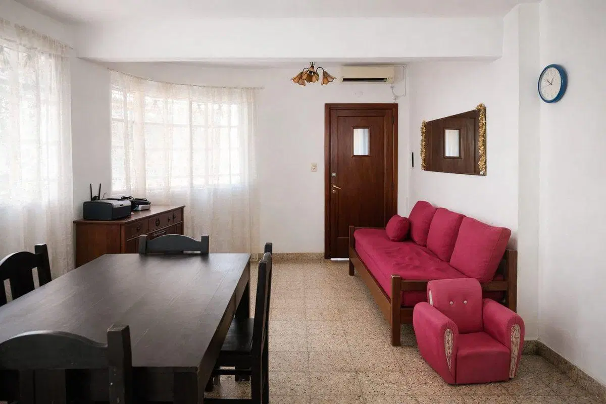 CASA EN VENTA LA PLATA 2 DORMITORIOS 4