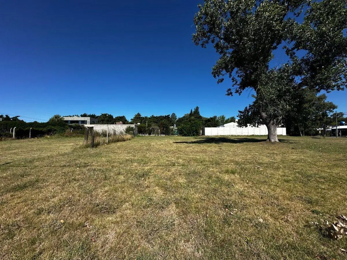 LOTE EN VENTA EN GONNET ESCRITURADO 3