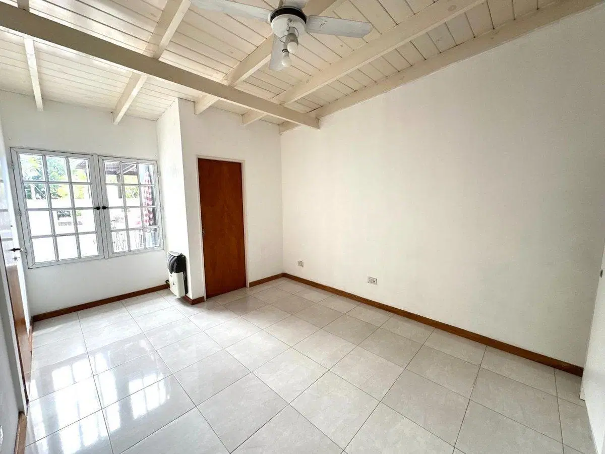 PH EN VENTA EN BERNAL COCHERA APTO CREDITO PERMUTA 5