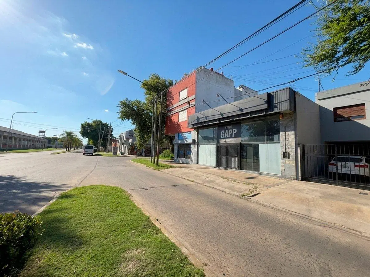 Local en venta en La Plata 5