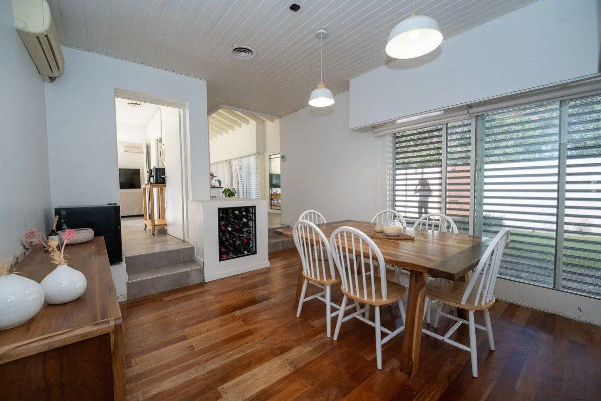 CASA EN VENTA GONNET 3 DORMITORIOS PARQUE Y PILETA 4