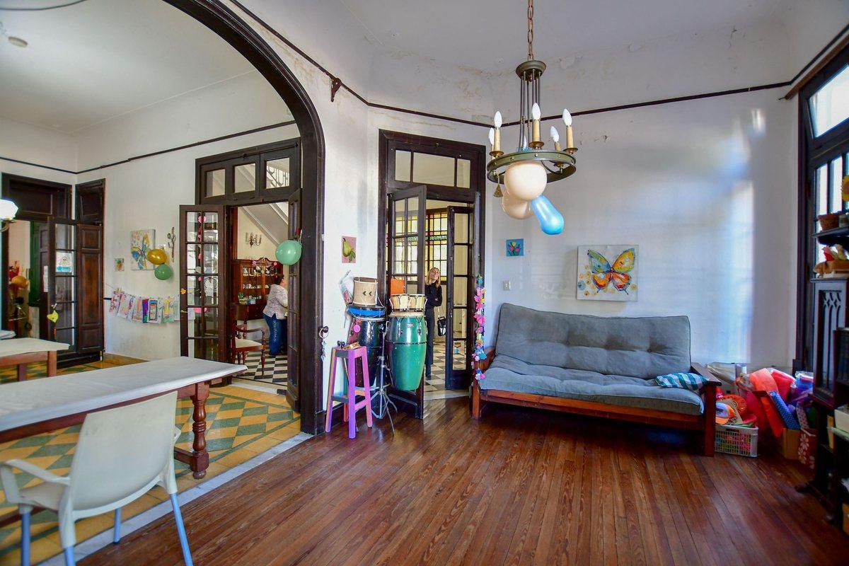 Foto de CASONA EN VENTA LA PLATA APTO COMERCIAL, imagen 1