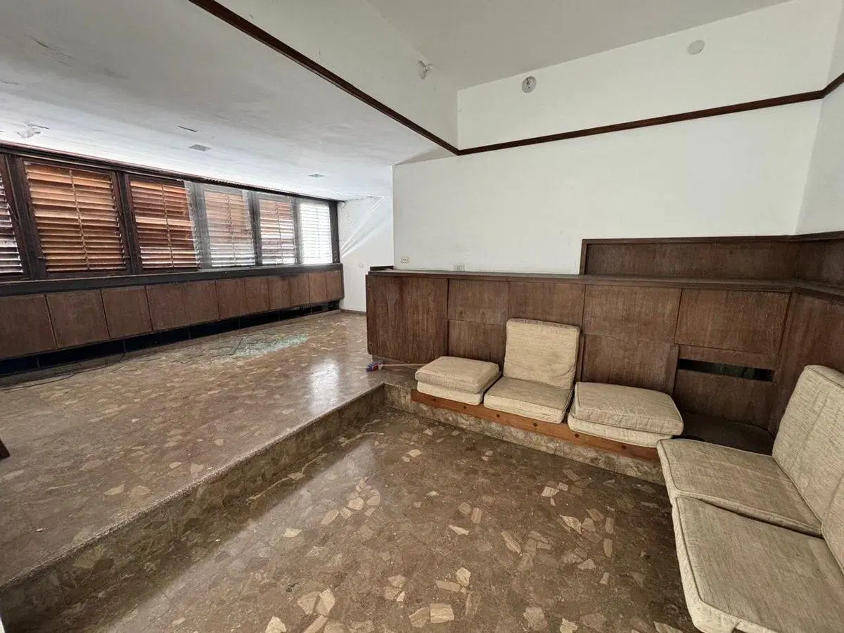 CASA EN VENTA LA PLATA 4 DORMITORIOS 4