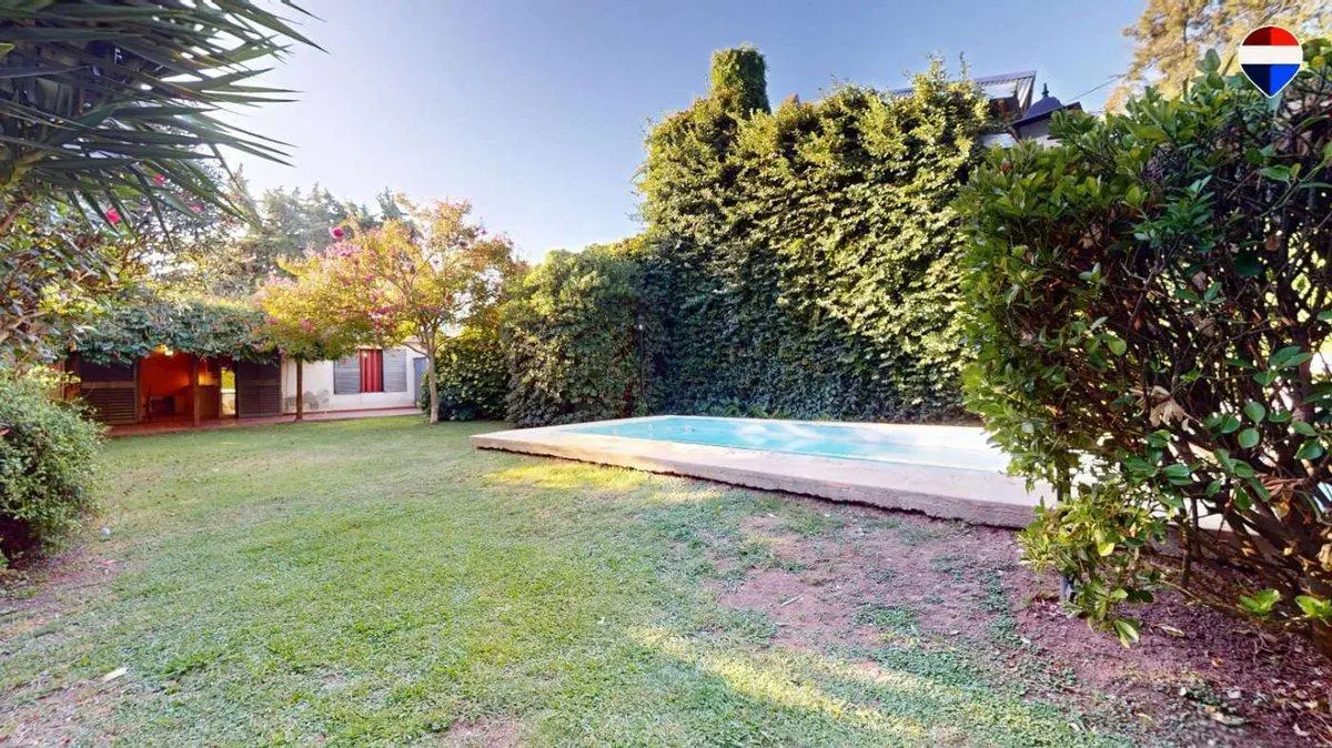 CASA EN VENTA CITY BELL PILETA 1 DORMITORIO 4