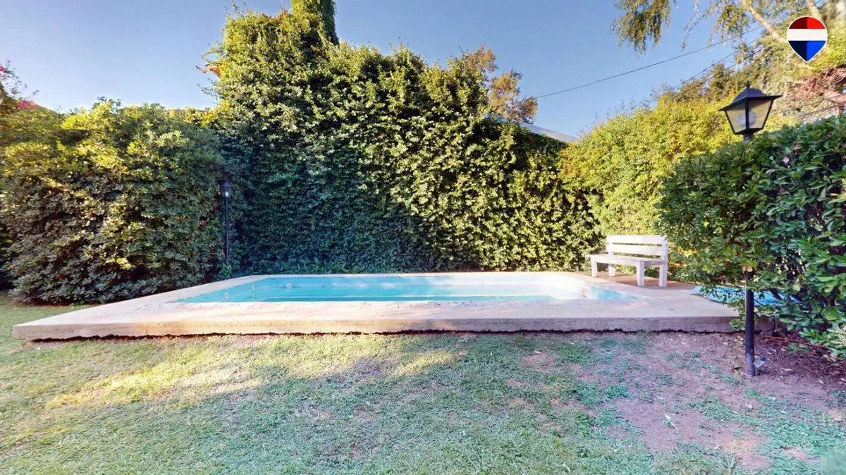 CASA EN VENTA CITY BELL PILETA 1 DORMITORIO 3
