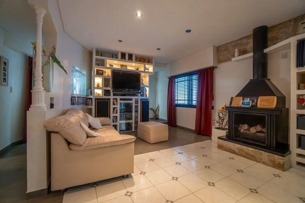 CASA EN VENTA LA PLATA 3 DORMITORIOS PILETA PARQUE 3