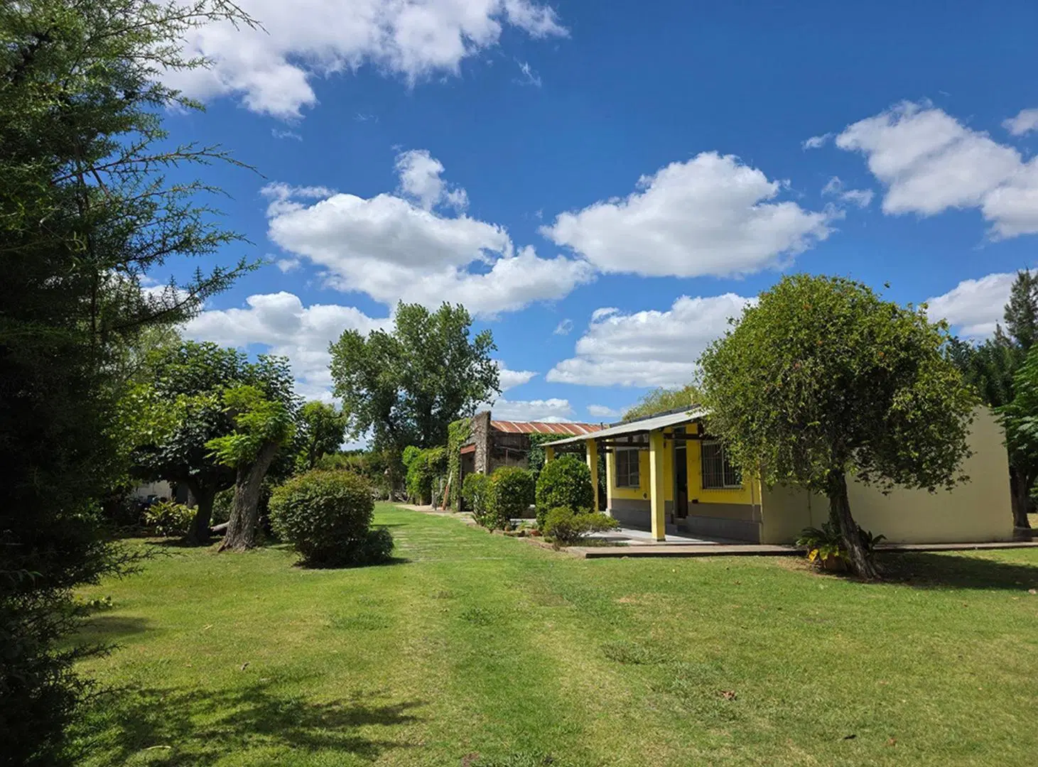 CASA EN VENTA ABASTO ESTANCIA CHICA 3