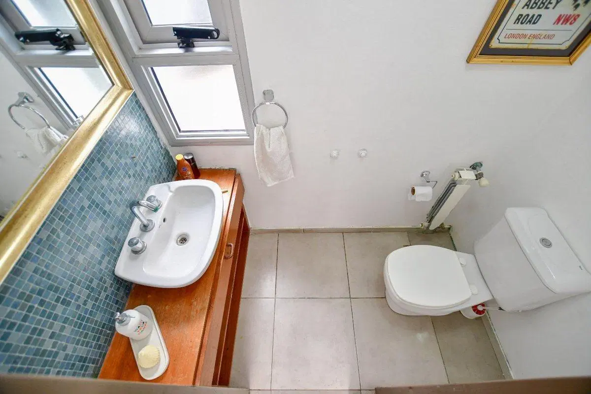 CASA EN VENTA GONNET 3 DORMITORIOS 3