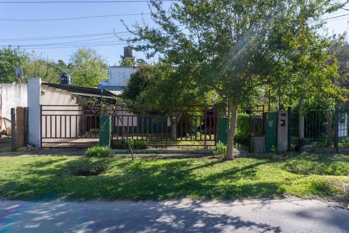 CASA EN VENTA CITY BELL PARQUE 2