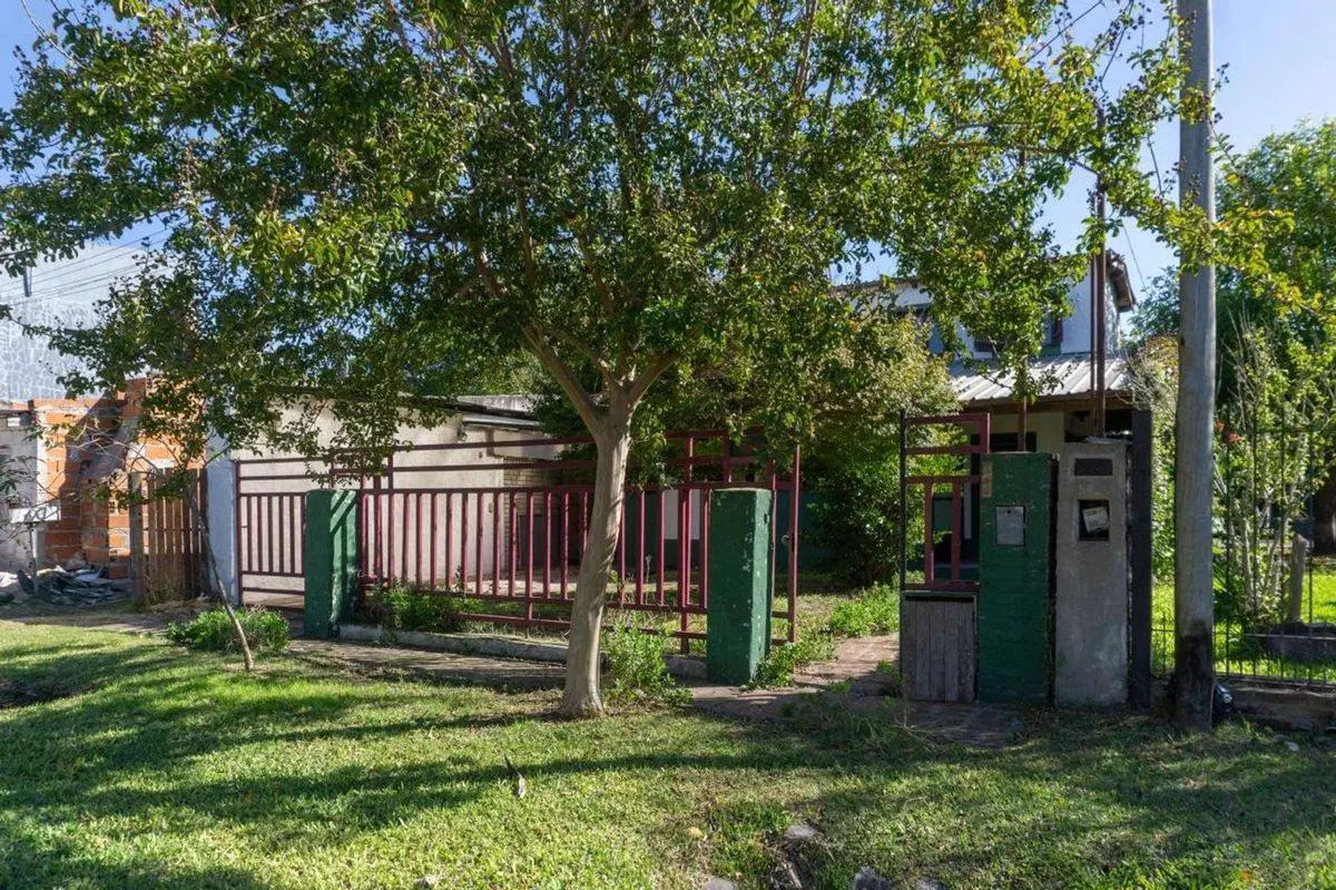 CASA EN VENTA CITY BELL PARQUE 8