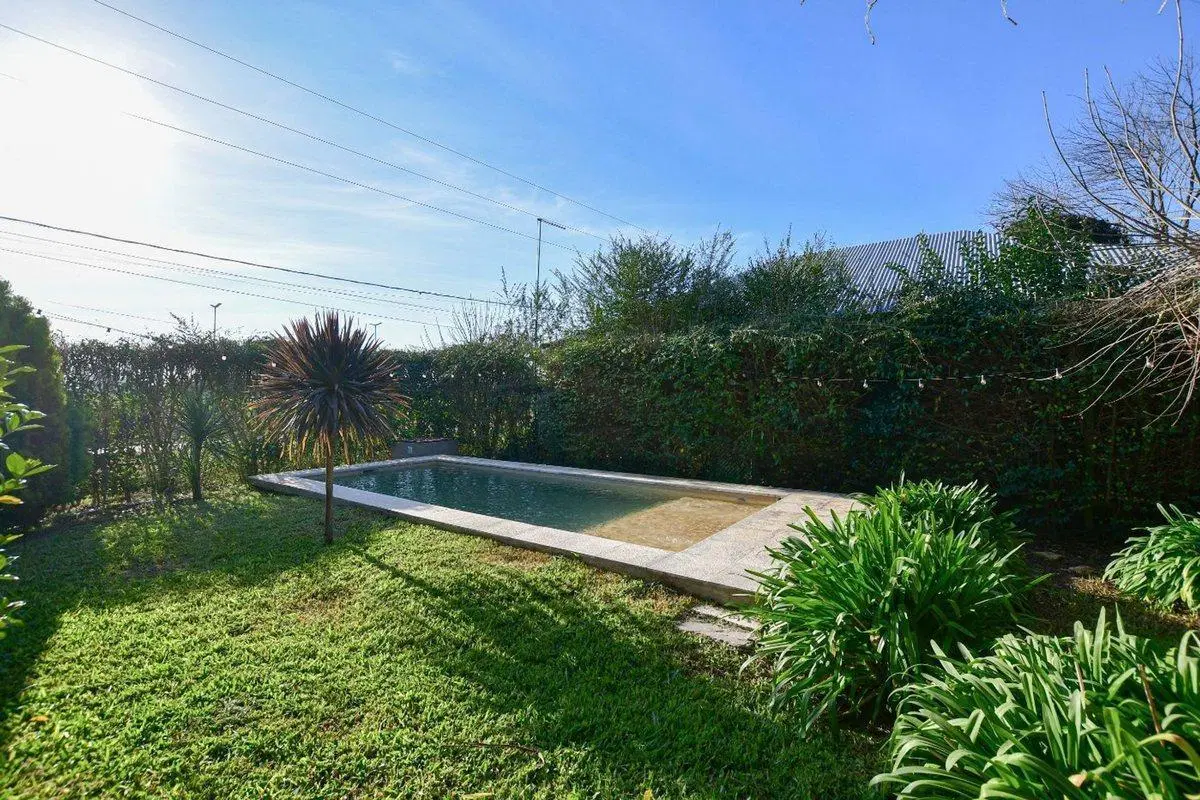 CASA EN VENTA LA PLATA ETCHEVERRY 3 DORMITORIOS 5