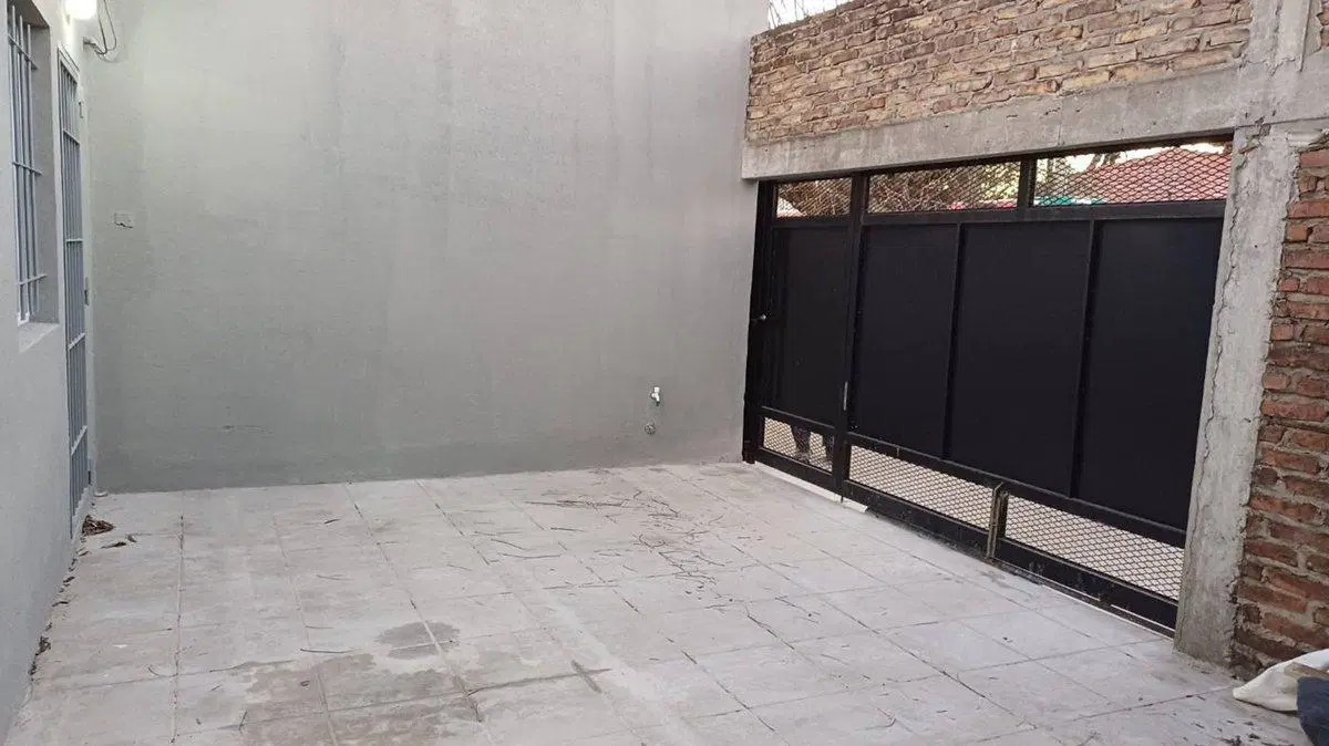 DEPARTAMENTO EN VENTA AL FRENTE 8