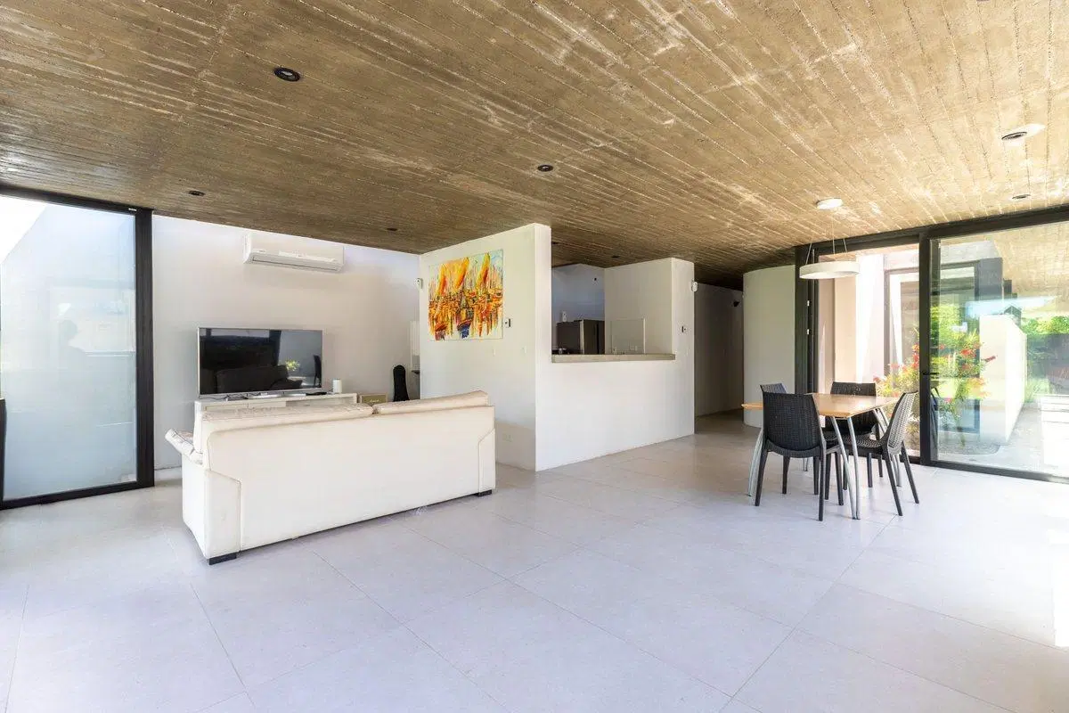 CASA EN VENTA GONNET 3 DORMITORIOS ENTRE CAMINOS 4