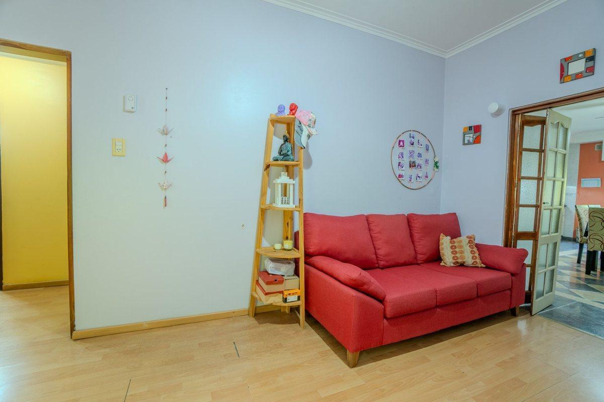 Foto de CASA EN VENTA LA PLATA 2 DORMITORIOS Y PARQUE, imagen 2