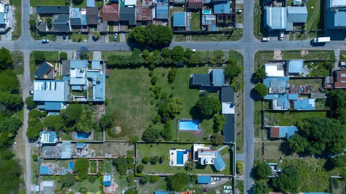 CASA EN VENTA EN BLOCK LA PLATA PILETA Y PARQUE 4
