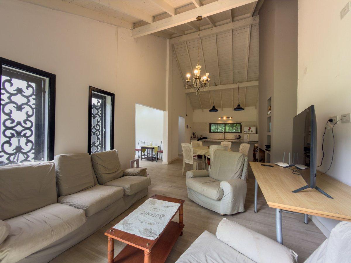 Foto de CASA QUINTA EN VENTA SICARDI 2 DORMITORIOS PILETA, imagen 5