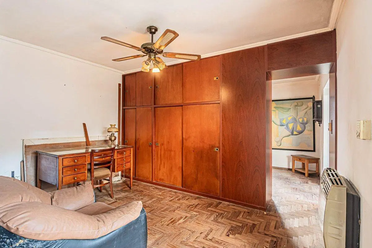 CASA EN VENTA LA PLATA 4 DORMITORIOS CON LOCAL 5