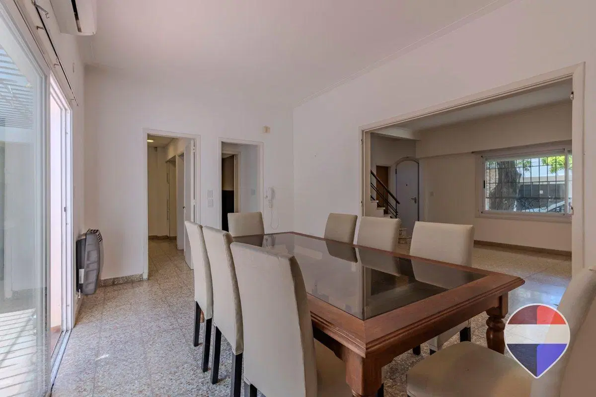 CASA EN VENTA LA PLATA 4 DORMITORIOS 4