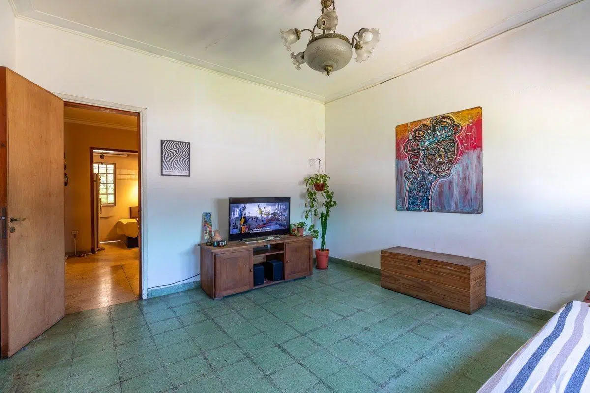 CASA EN VENTA LA PLATA CON GARAGE CUBIERTO 4