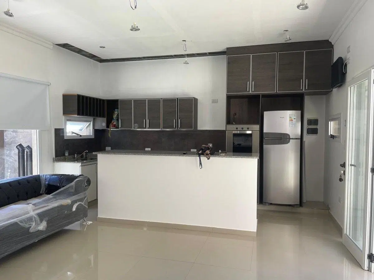 CASA EN VENTA BRANDSEN 2 DORMITORIOS 3
