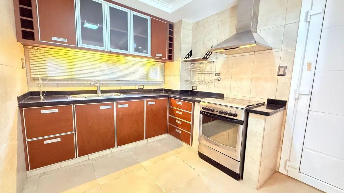 CASA EN VENTA GONNET 3 DORMITORIOS PILETA 5