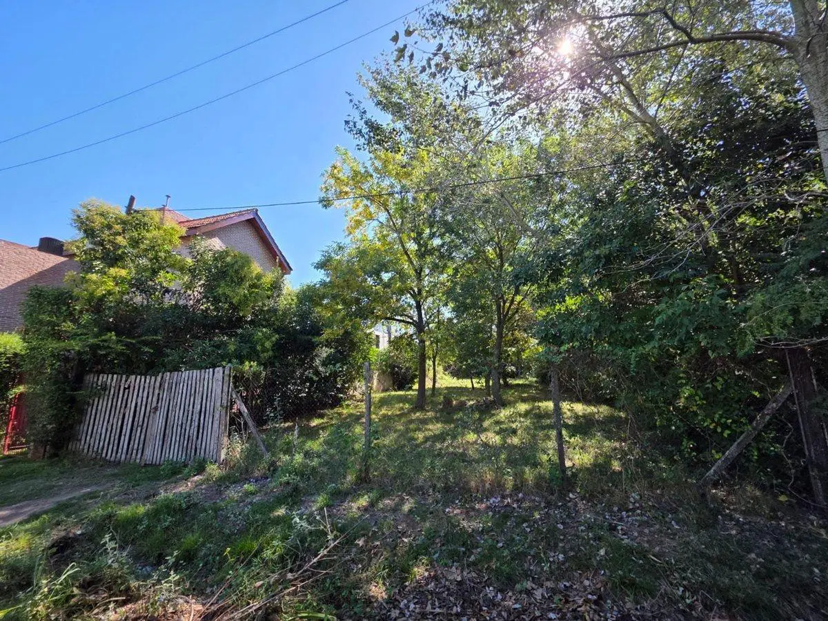 TERRENO LOTE EN VENTA GONNET ENTRE CAMINOS 5