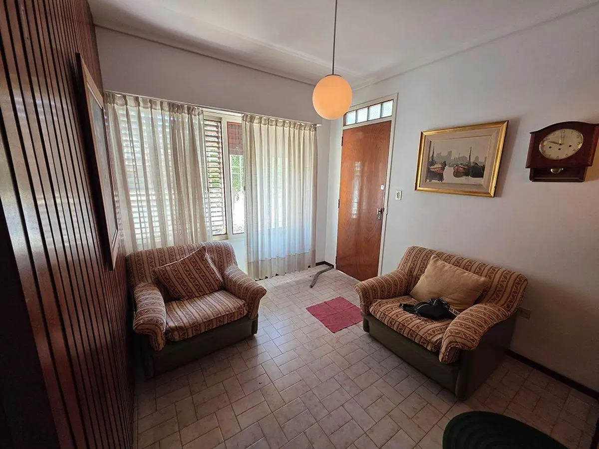 CASA EN VENTA LOS HORNOS 4 DORMITORIOS 5