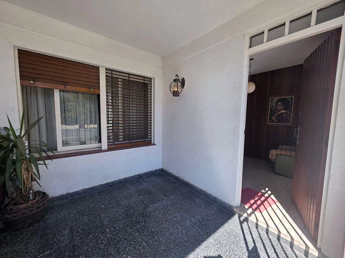 CASA EN VENTA LOS HORNOS 4 DORMITORIOS 4