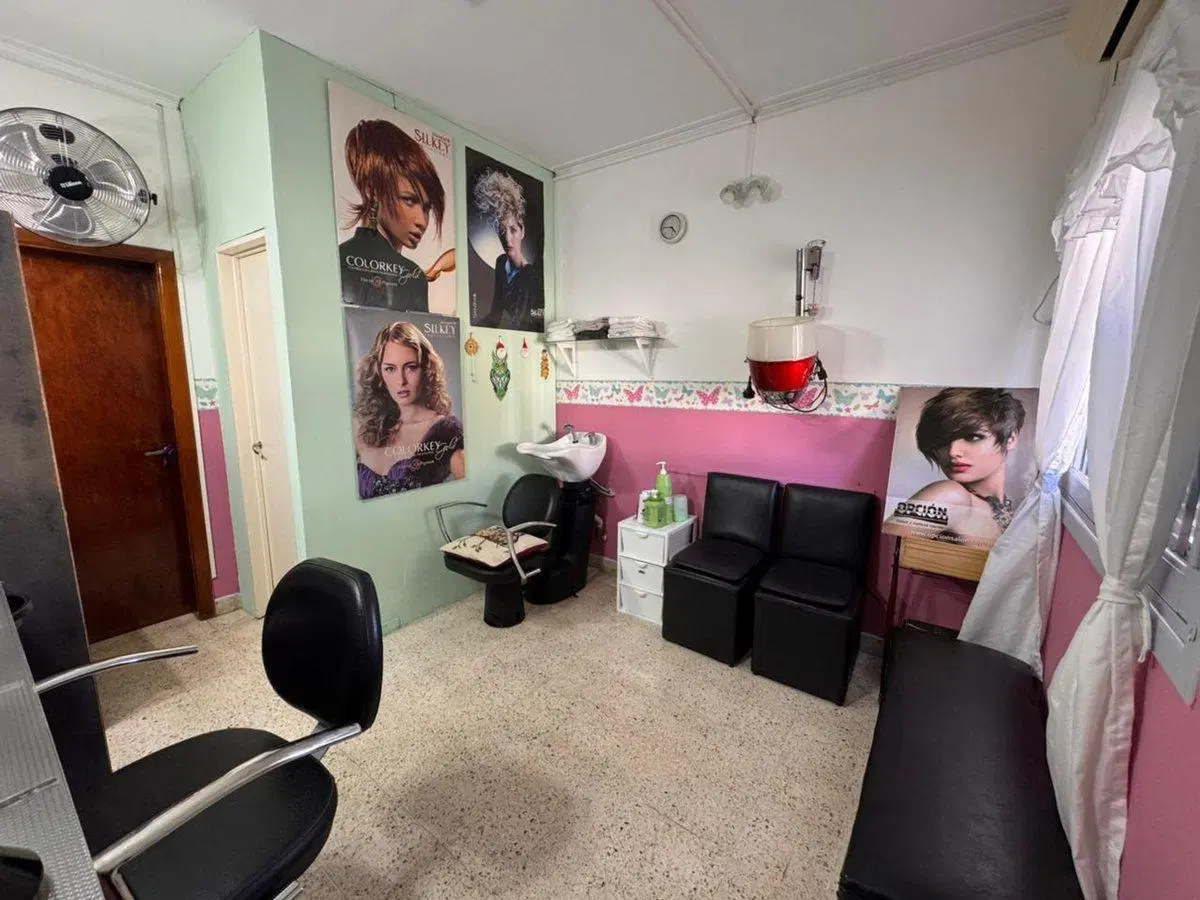 CASA EN VENTA LA PLATA 2 DORMITORIOS PERMUTA 4