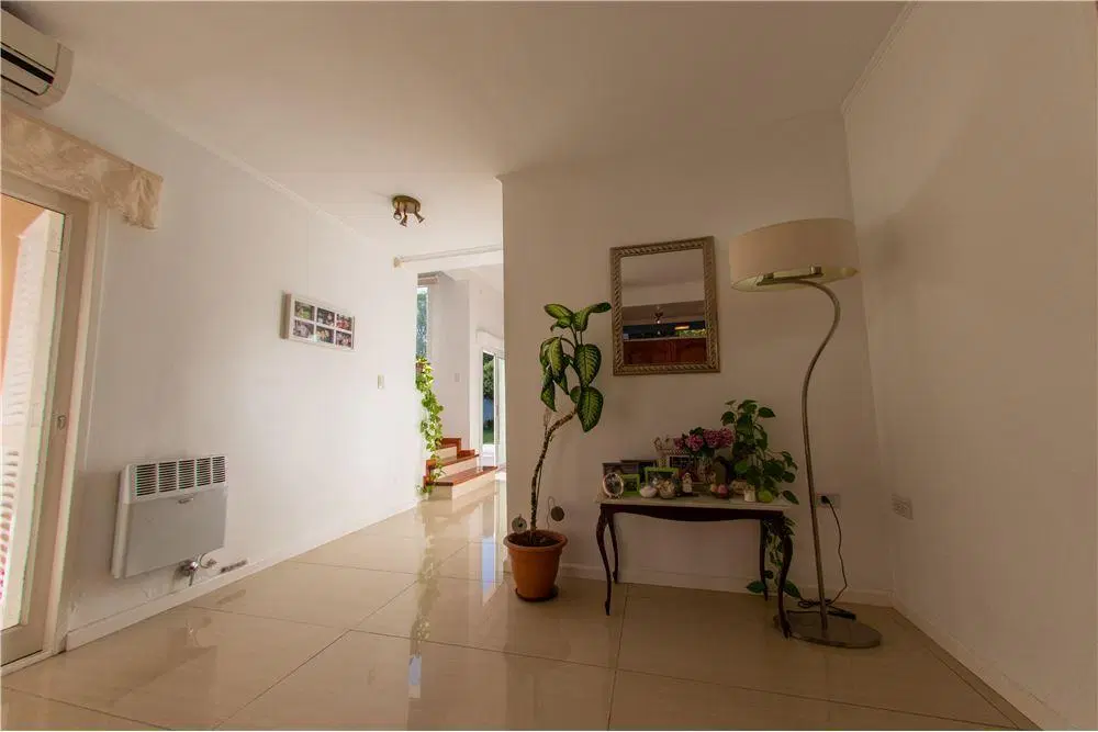 Casas en Venta Villa Elisa 4 Dormitorios Pileta 4